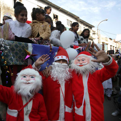 Barn i Kashmir firar jul i Jammu i Kashmir. Hela regionen firar jul, trots att bara drygt två procent av befolkningen är kristen. 