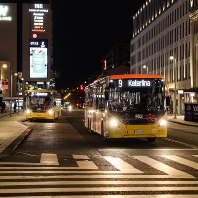 Bussar i centrum av Åbo.