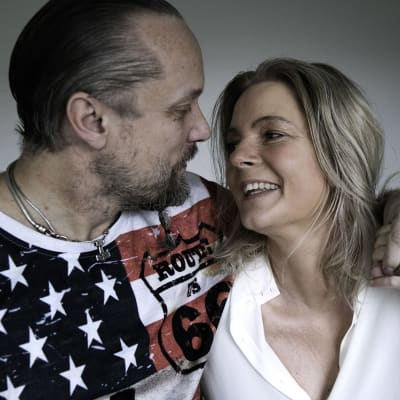 Tanskalaiset naiset ja miehet kertovat dokumenttisarjassa keski-ikäisen elämästä.