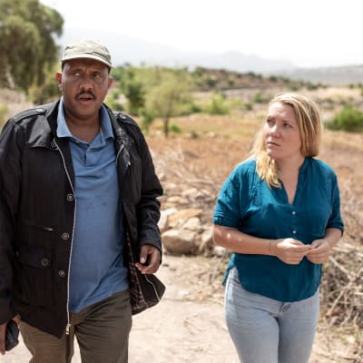 Getachew Reda mötte Yles reporter Liselott Lindström i Tigray i Etiopien.