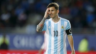 Lionel Messi är lagkapten för Argentinas herrlandslag i fotboll.
