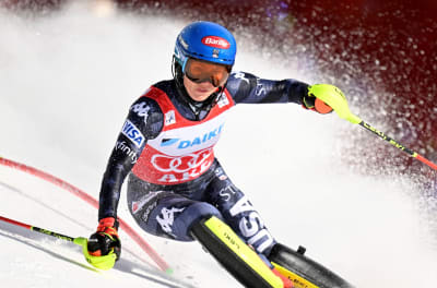 Mikaela Shiffrin åker slalom.