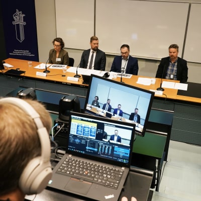 Keskusrikospoliisin tiedotustilaisuus Psykoterapiakeskus Vastaamon liittyvän esitutkinta- ja oikeusprosessin etenemisestä asianomistajien osalta 26. huhtikuuta. 
