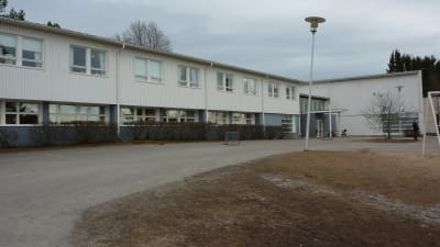 Yttermalax skola.