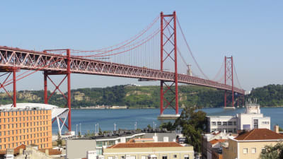 25 april-bron i Lissabon