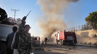 Afghanska styrkor kallar på hjälp efter en självmordsattack mot utländska styrkor i Helmand  den 15 november år 2015