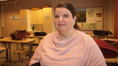 Anne Kaskinen undervisar i svenska vid mertalan koulu i Nyslott.