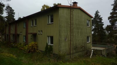 Det här huset rivs för att ge rum åt nya bostäder på Forstis-området i Bjröknäs.
