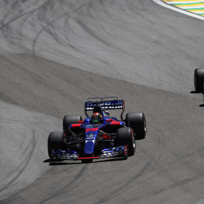 Brendon Hartley och Pierre Gasly i Toro Rossos bilar