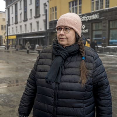 Oululainen lähihoitaja Ulla Ruokolainen.