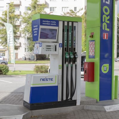 Polttoainepumppu Munkkivuoren Nesteen huoltoasemalla