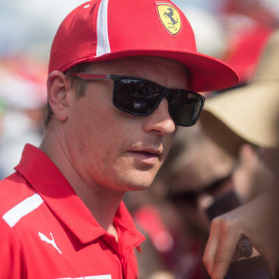 Kimi Räikkönen ger intervju.