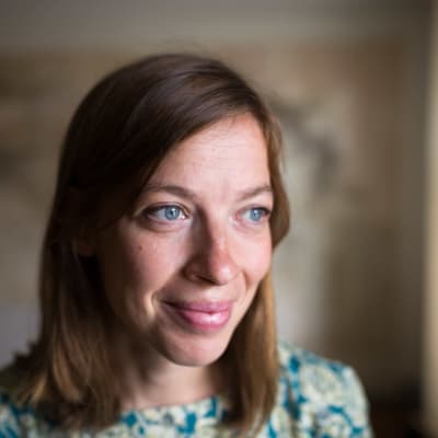 Li Andersson Opetusministeriössä.