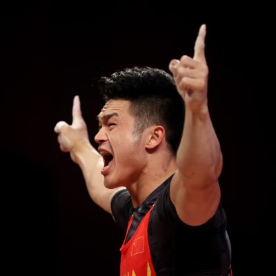 Shi Zhiyong tuulattaa voittoa. 