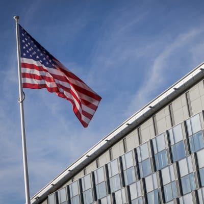 USA:s flagga utanför Natohögkvarteret i Bryssel den 6 januari 2020.