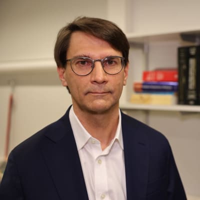 Kansallisen rokotusasiantuntijaryhmän puheenjohtaja, professori Ville Peltola