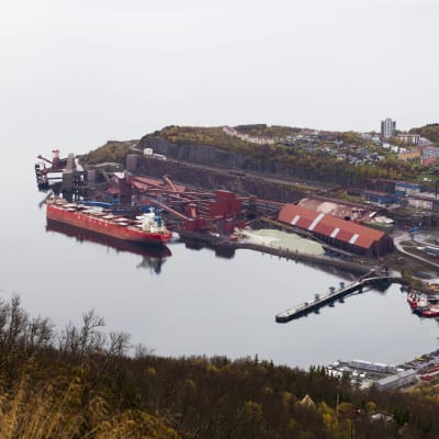 Narvik, Norja, uudet konttikuljetukset,  uudet konttikuljetukset siirtyvät usasta narvikiin.  Narvikin merisatama.