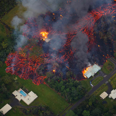 Lavaspår från vulkanen Kilauea på Hawaii i maj 2018.