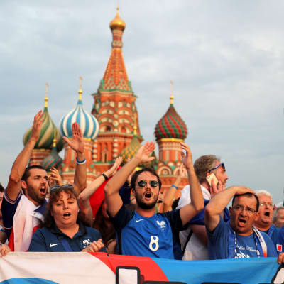Franska fotbollsanhängare i Moskva.