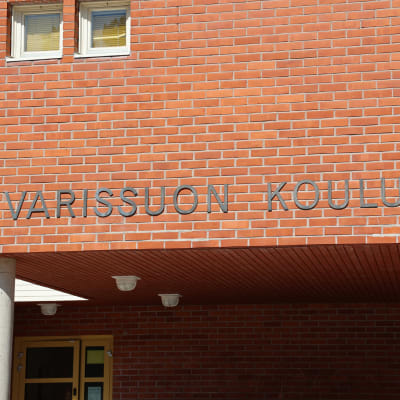 Varissuon Koulu.