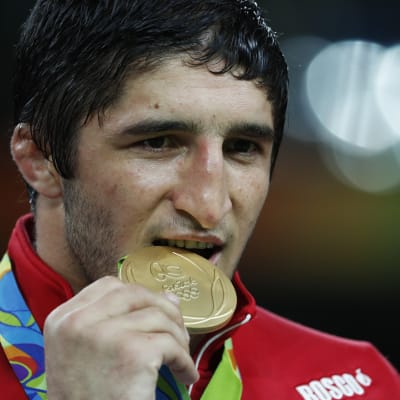 Venäjän Abdul Rashid Sadulaev Riossa 2016 86kg sarjassa.