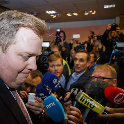 Islannin pääministeri Sigmundur David Gunnlaugsson erosi Panaman paperit -skandaalin takia