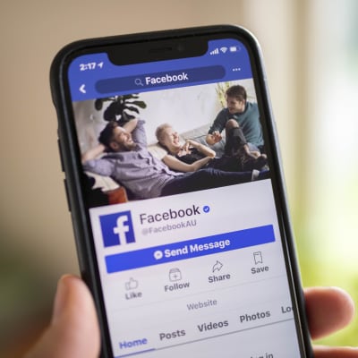 Facebook i mobil.