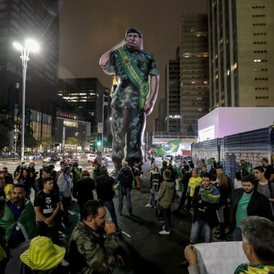 Högernationalisten Jair Bolsonaros anhängare firar valsegern i Sao Paulo