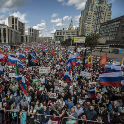 Demonstration i Moskva med 21 000 deltagare.