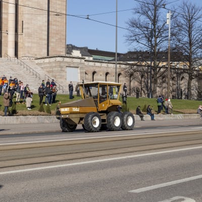Turvetuottajien mielenosoitus Helsingissä 30.4.2021.