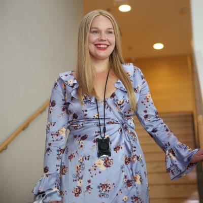 Noona Kantomaa, opiskelee ja on samaan aikaan töissä.
