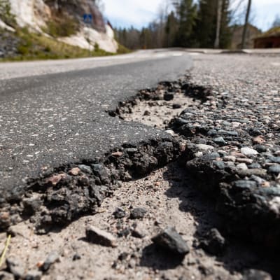 Routavaurio Nuuksion tiellä Espoossa.