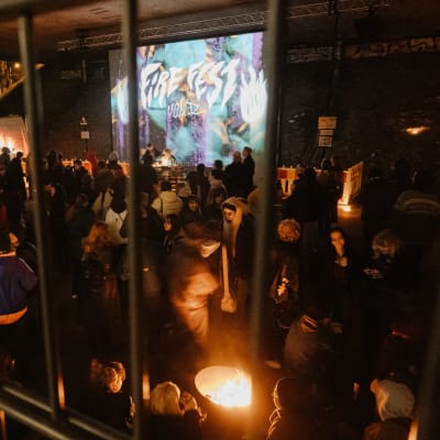 Helsingissä järjestetyt Fire fest -tapahtumat järjestettiin talvella ja keväällä, aikaan jolloin ei Open air-bileitä paljoakaan näe.