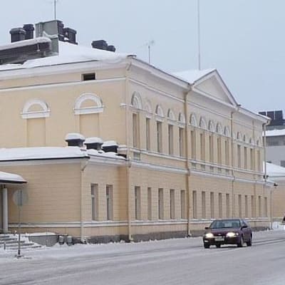 Aluehallintoviraston rakennus Maaherrankadulla.