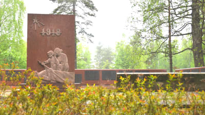 Monument i Dragsvik för dem som dog i Dragsviks fångläger 1918.