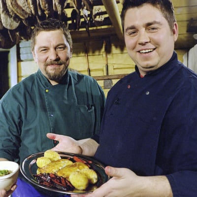 Timo Nykyri ja Janne Pekkala ohjelmassa Juhlamakupalat (2003)