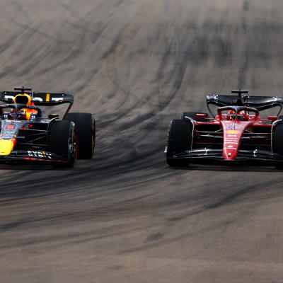 Max Verstappen ja Charles Leclerc Miamin osakilpailussa.
