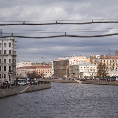Pietarin kaupunkinäkymä ja Neva-joki