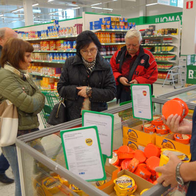 Valio-ostar med rysk text säljs i Villmanstrand