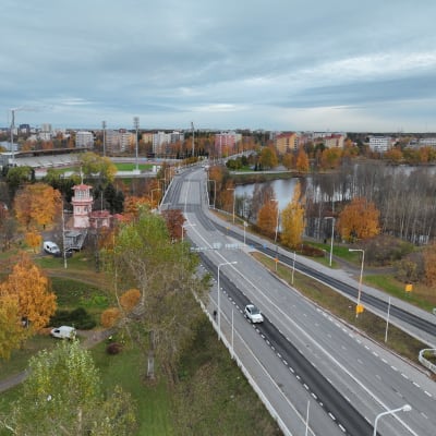 Merikosken sillat Oulussa.
