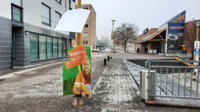 Bild på en valaffisch i Korso i Vanda.