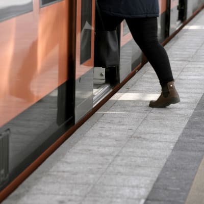 Millaisia ajatuksia Uudenmaan rajojen sulkeminen herättää?