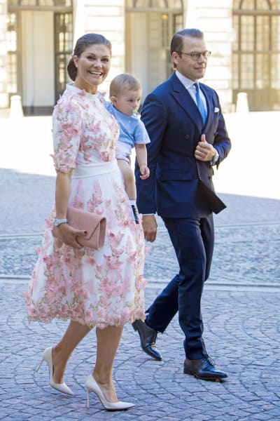 Kronprinsessan Victoria, prins Daniel och prins Oscar.