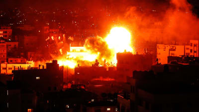 Hamas tv-station i Gaza City bombades av israeliskt stridsflyg på måndag kväll. 