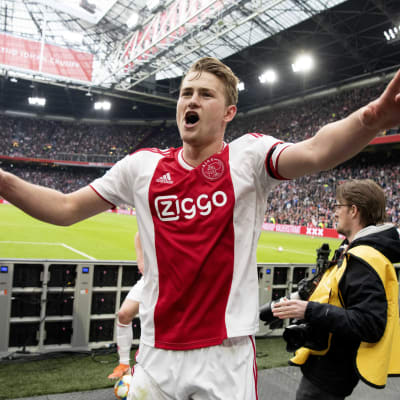 Ajax och Matthijs de Ligt vann mästerskapet i holländska Eredivisie.