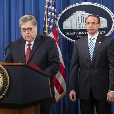 Justitieminister William Barr och vice justitieminister Rod Rosenstein höll presskonferens i samband med offentliggörandet av specialutredare Robert Muellers rapport 18.4.2019