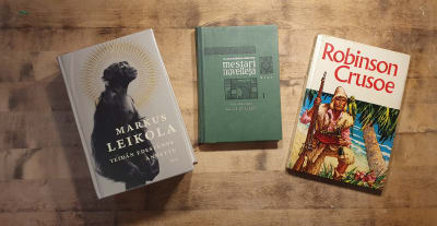 Böckerna Robinson Crusoe av Daniel Defoe, Maailmankirjallisuuden mestarinovellit, Teidän edestänne annettu av Markus Leikola