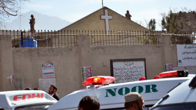 Det fanns över 400 människor i metodistkyrkan i Quetta då två självmordsbombare gick till attack mitt under söndagens gudstjänst 