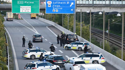 Polisen blockerade vägen under den pågående biljakten 23 september, där iransk underrättelsetjänst anklagas för att ha planerat ett mord.