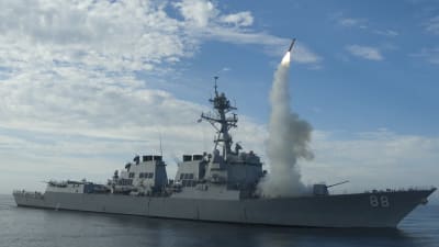Den amerikanska flottan tränade med kryssningsmissiler i Medelhavet 2010.